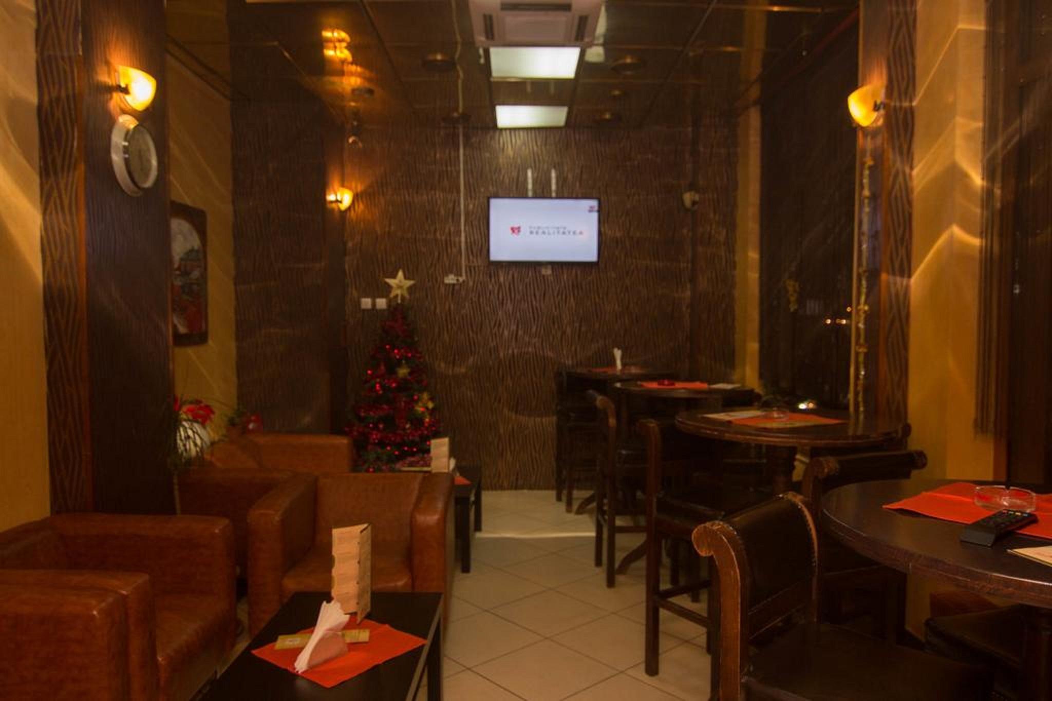 Hotel Reina Bukarest Kültér fotó