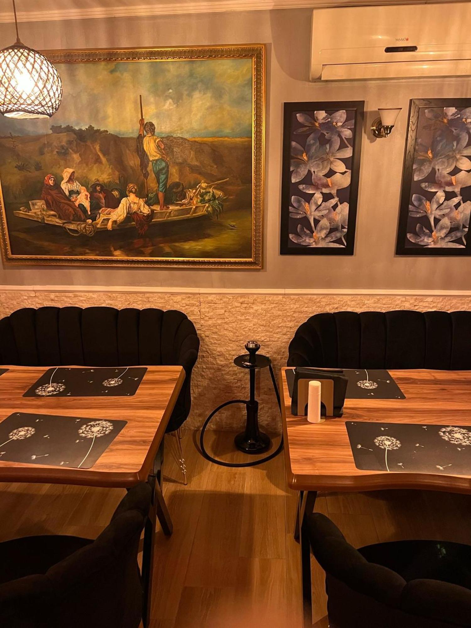 Hotel Reina Bukarest Kültér fotó