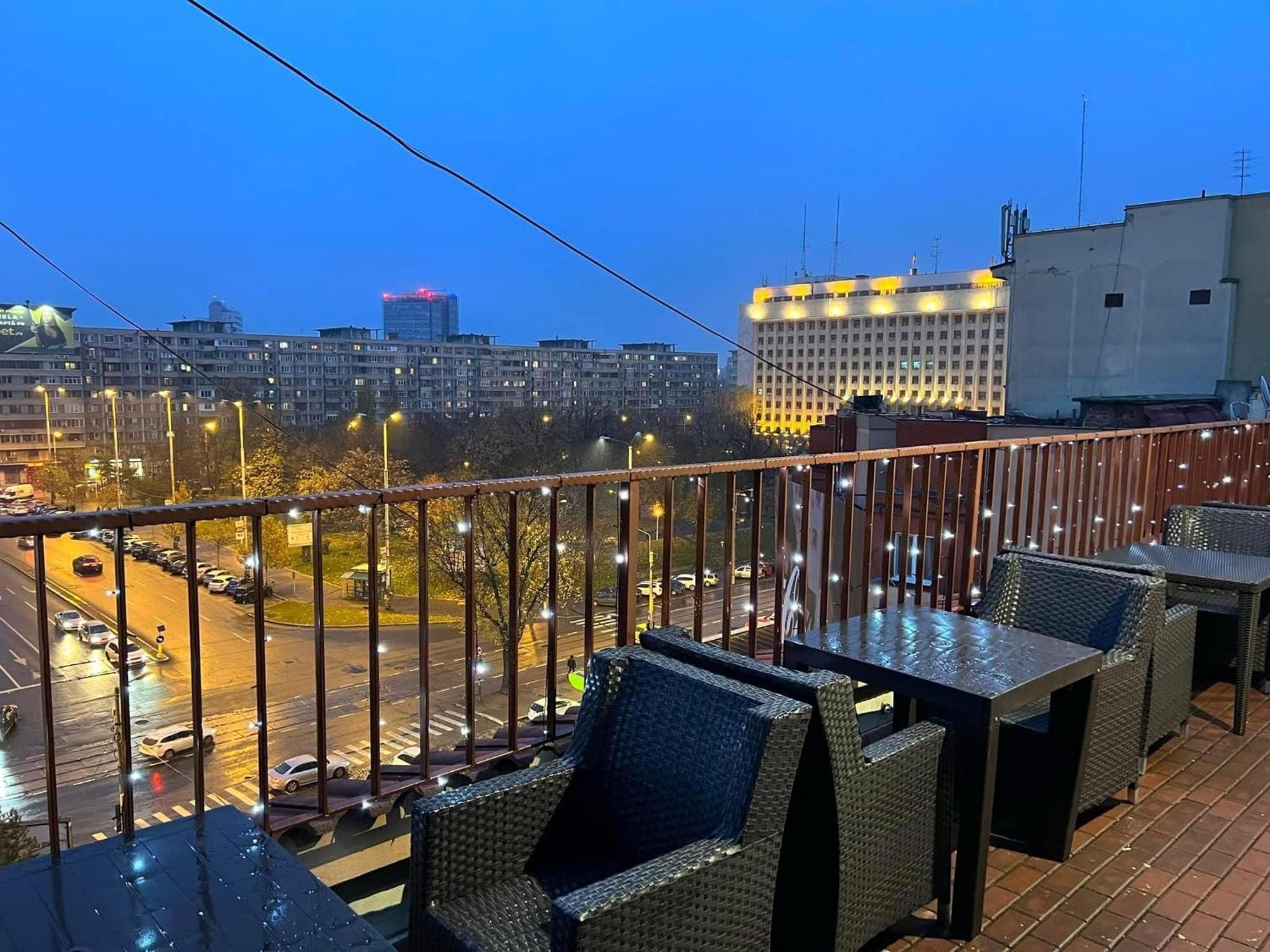 Hotel Reina Bukarest Kültér fotó