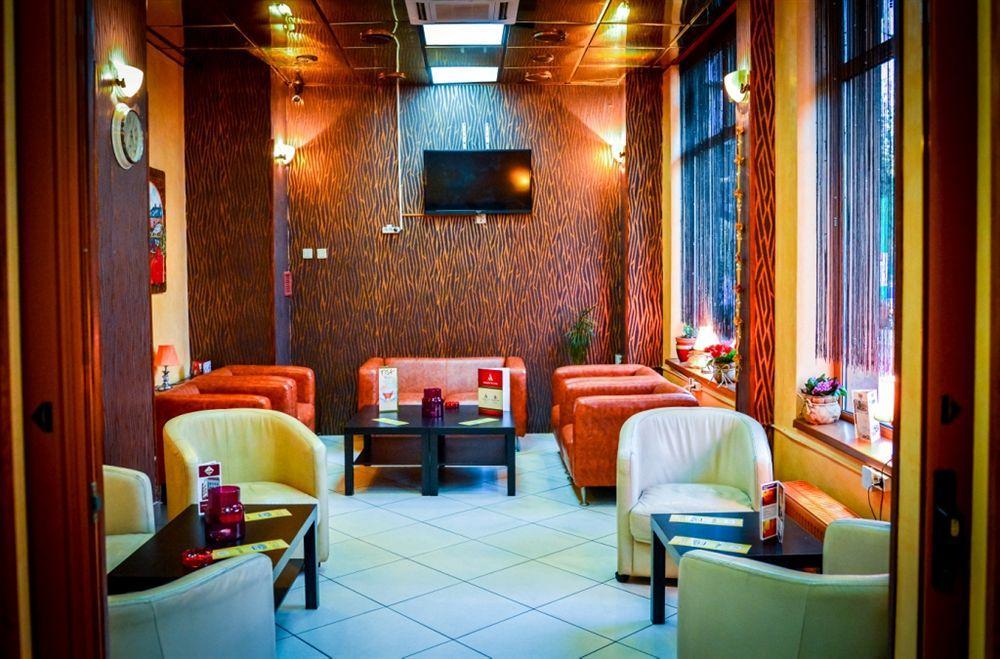 Hotel Reina Bukarest Kültér fotó